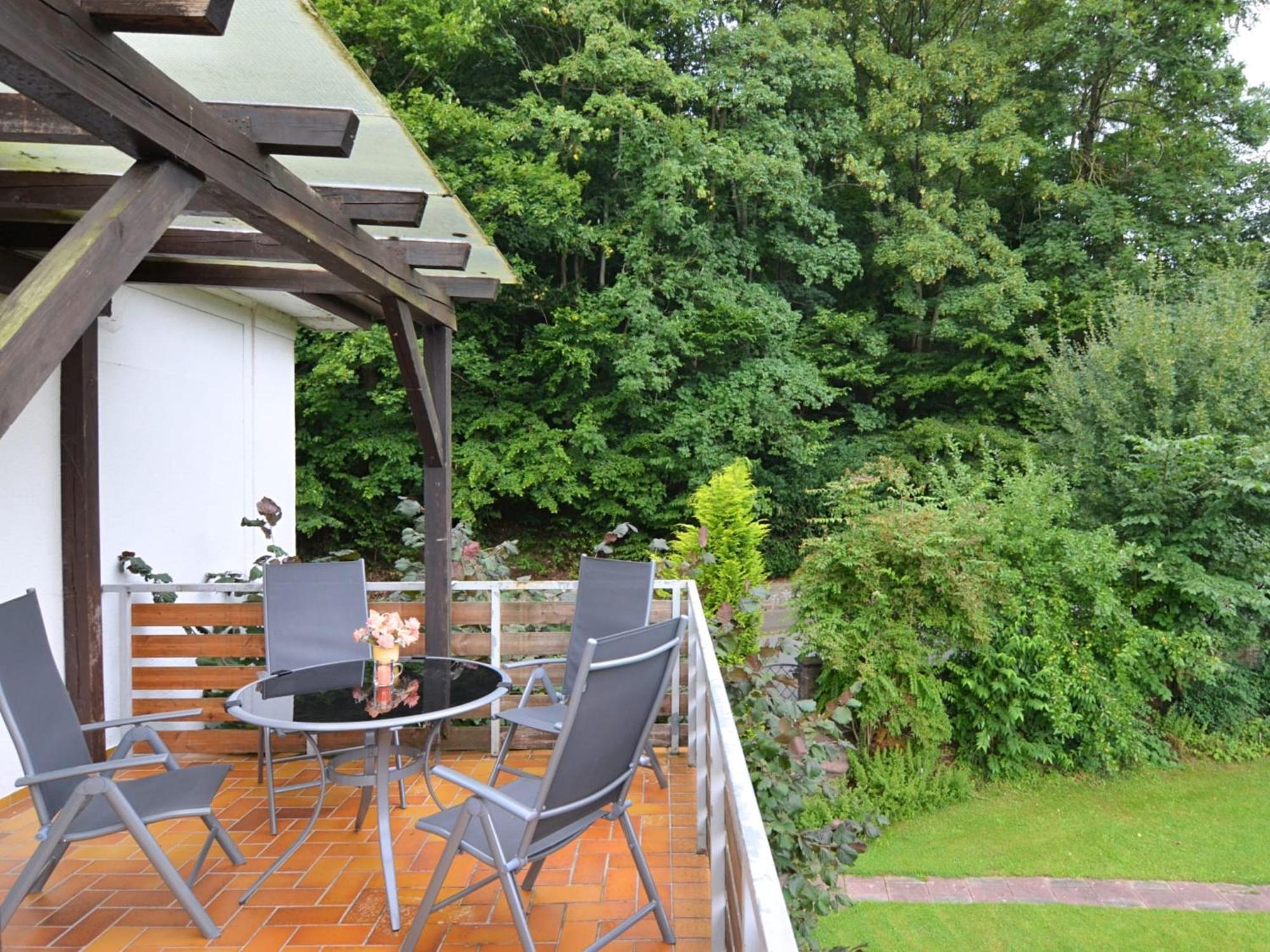 Spacious Apartment In Weser Uplands With Garden Bad Pyrmont Exterior foto